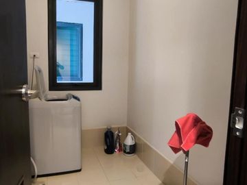 Corner Unit For Sale in Solstice Tower, Makati City