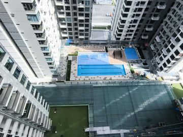 Corner Unit For Sale in Solstice Tower, Makati City