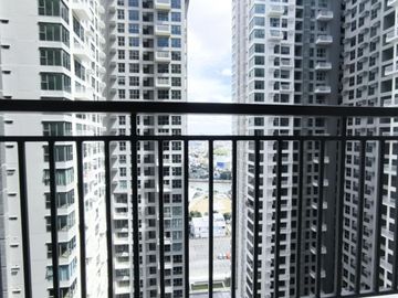 Corner Unit For Sale in Solstice Tower, Makati City