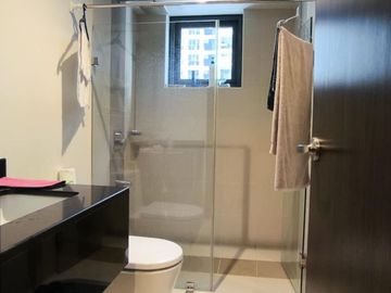 Corner Unit For Sale in Solstice Tower, Makati City