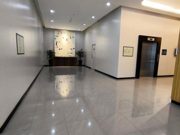 Corner Unit For Sale in Solstice Tower, Makati City