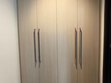 Corner Unit For Sale in Solstice Tower, Makati City
