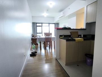 Corner Unit For Sale in Solstice Tower, Makati City