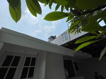 Rumah 2 lantai Parkit di Sektor 2 - Bintaro, Jakarta Selatan