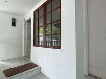 Rumah 2 lantai Parkit di Sektor 2 - Bintaro, Jakarta Selatan