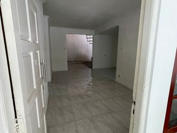 Rumah 2 lantai Parkit di Sektor 2 - Bintaro, Jakarta Selatan