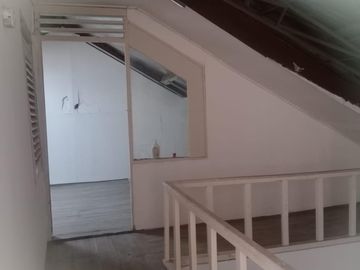 Rumah 2 lantai Parkit di Sektor 2 - Bintaro, Jakarta Selatan