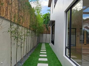 House and Lot for Sale 2-Story with Swimming Pool in BF Homes, Las Pinas City