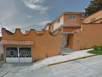 PRECIOSA Y AMPLIA CASA IDEAL PARA INVERSIONISTAS, FRENTE A GALERÍAS ATIZAPAN -NO CRÉDITOS-