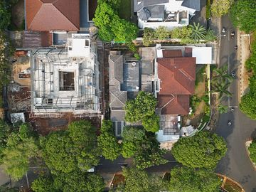 RUMAH BAGUS dan ASRI di Jl DARMAWANGSA, KEBAYORAN BARU, JAKSEL
