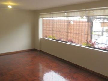 DPTO EN ALQUILER FRENTE A PARQUE EN LA AURORA: 3 DORM, 2 BAÑ, S/3,600