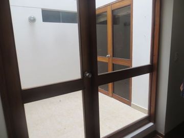 DPTO EN ALQUILER FRENTE A PARQUE EN LA AURORA: 3 DORM, 2 BAÑ, S/3,600