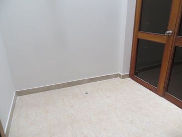 DPTO EN ALQUILER FRENTE A PARQUE EN LA AURORA: 3 DORM, 2 BAÑ, S/3,600
