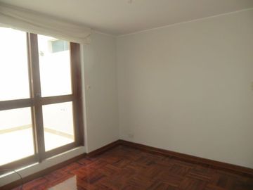DPTO EN ALQUILER FRENTE A PARQUE EN LA AURORA: 3 DORM, 2 BAÑ, S/3,600
