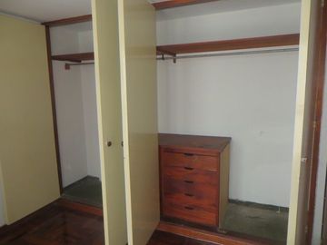 DPTO EN ALQUILER FRENTE A PARQUE EN LA AURORA: 3 DORM, 2 BAÑ, S/3,600