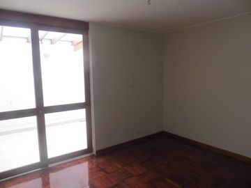 DPTO EN ALQUILER FRENTE A PARQUE EN LA AURORA: 3 DORM, 2 BAÑ, S/3,600