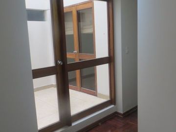 DPTO EN ALQUILER FRENTE A PARQUE EN LA AURORA: 3 DORM, 2 BAÑ, S/3,600