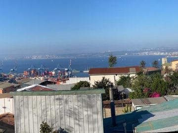 Acogedora Casa Con Vista Al Mar En Cerro Cordillera