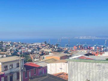 Acogedora Casa Con Vista Al Mar En Cerro Cordillera