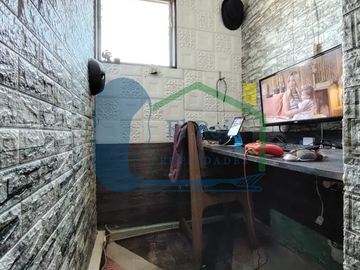 SE VENDE LINDA CASA CON PISCINA