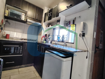 SE VENDE LINDA CASA CON PISCINA