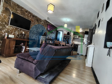 SE VENDE LINDA CASA CON PISCINA