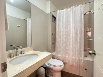 Impecable, cómodo  y Funcional DPTO 🏡 super bien ubicado en el límite de Lince con San Isidro