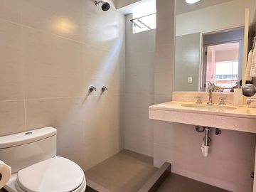 Impecable, cómodo  y Funcional DPTO 🏡 super bien ubicado en el límite de Lince con San Isidro
