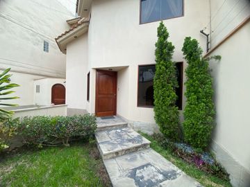 Se Vende Casa En Los Alamos De Monterrico – Santiago De Surco