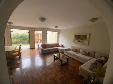 Se Vende Casa En Los Alamos De Monterrico – Santiago De Surco