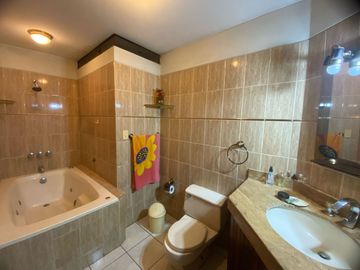 Se Vende Casa En Los Alamos De Monterrico – Santiago De Surco