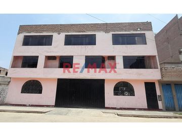 San Martín De Porres - Venta De Casa De Tres Pisos