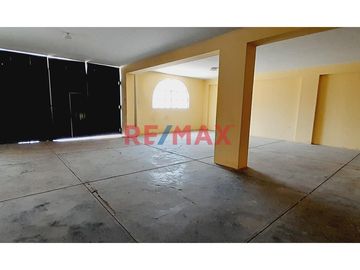 San Martín De Porres - Venta De Casa De Tres Pisos