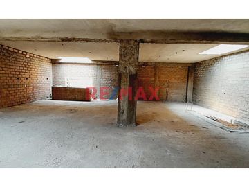 San Martín De Porres - Venta De Casa De Tres Pisos