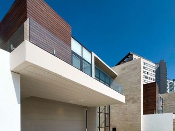 Casa en venta en Bosque Real con amenidades, 3 recámaras