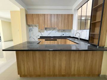 Vendo Departamento De Estreno En 1Er Piso - Frente A Parque - Sjl