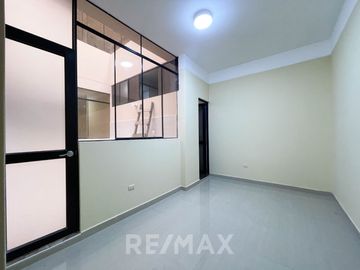 Vendo Departamento De Estreno En 1Er Piso - Frente A Parque - Sjl