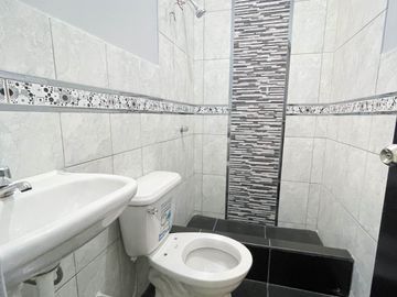 Vendo Departamento De Estreno En 1Er Piso - Frente A Parque - Sjl