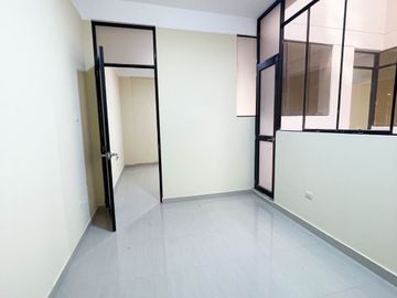 Vendo Departamento De Estreno En 1Er Piso - Frente A Parque - Sjl