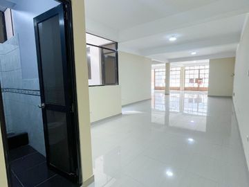 Vendo Departamento De Estreno En 1Er Piso - Frente A Parque - Sjl