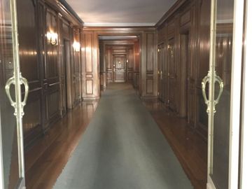 Excelente Departamento en Edificio de Gran Categoría - Recoleta
