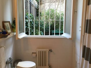 Excelente Departamento en Edificio de Gran Categoría - Recoleta