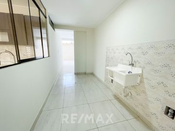 Vendo Departamento De Estreno Frente A Parque 2Do Piso - San Juan De Lurigancho