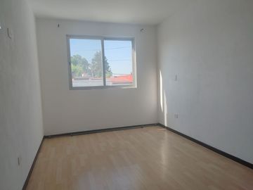 CASA EN VENTA EN CONJUNTO A POCOS MINUTOS DE BLVD. FORJADORES
