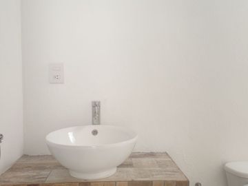 CASA EN VENTA EN CONJUNTO A POCOS MINUTOS DE BLVD. FORJADORES