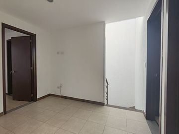 CASA EN VENTA EN CONJUNTO A POCOS MINUTOS DE BLVD. FORJADORES