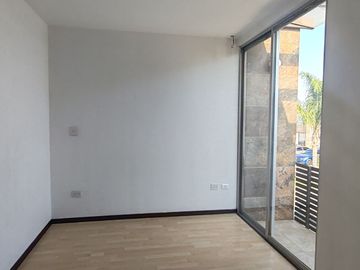 CASA EN VENTA EN CONJUNTO A POCOS MINUTOS DE BLVD. FORJADORES