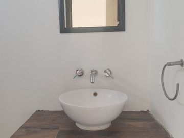 CASA EN VENTA EN CONJUNTO A POCOS MINUTOS DE BLVD. FORJADORES