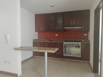 CASA EN VENTA EN CONJUNTO A POCOS MINUTOS DE BLVD. FORJADORES