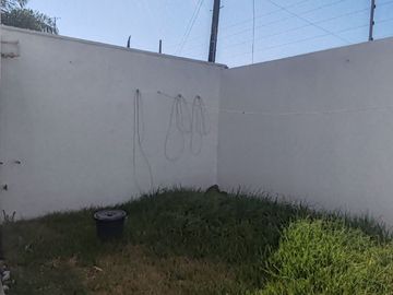 CASA EN VENTA EN CONJUNTO A POCOS MINUTOS DE BLVD. FORJADORES